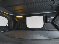 [autoplay][auto-fr][auto-de] video showing interior of TentBox Classic roof tent